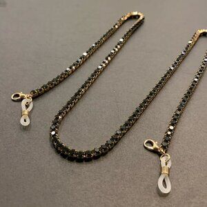 114   Eyewear/Mask Retainer